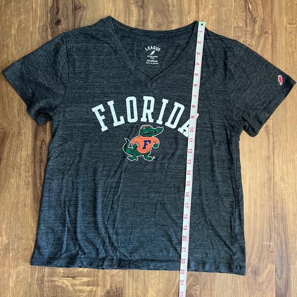 League University of Florida Short Sleeve V-Neck T-Shirt, Size M, Gray - Picture 5 of 5